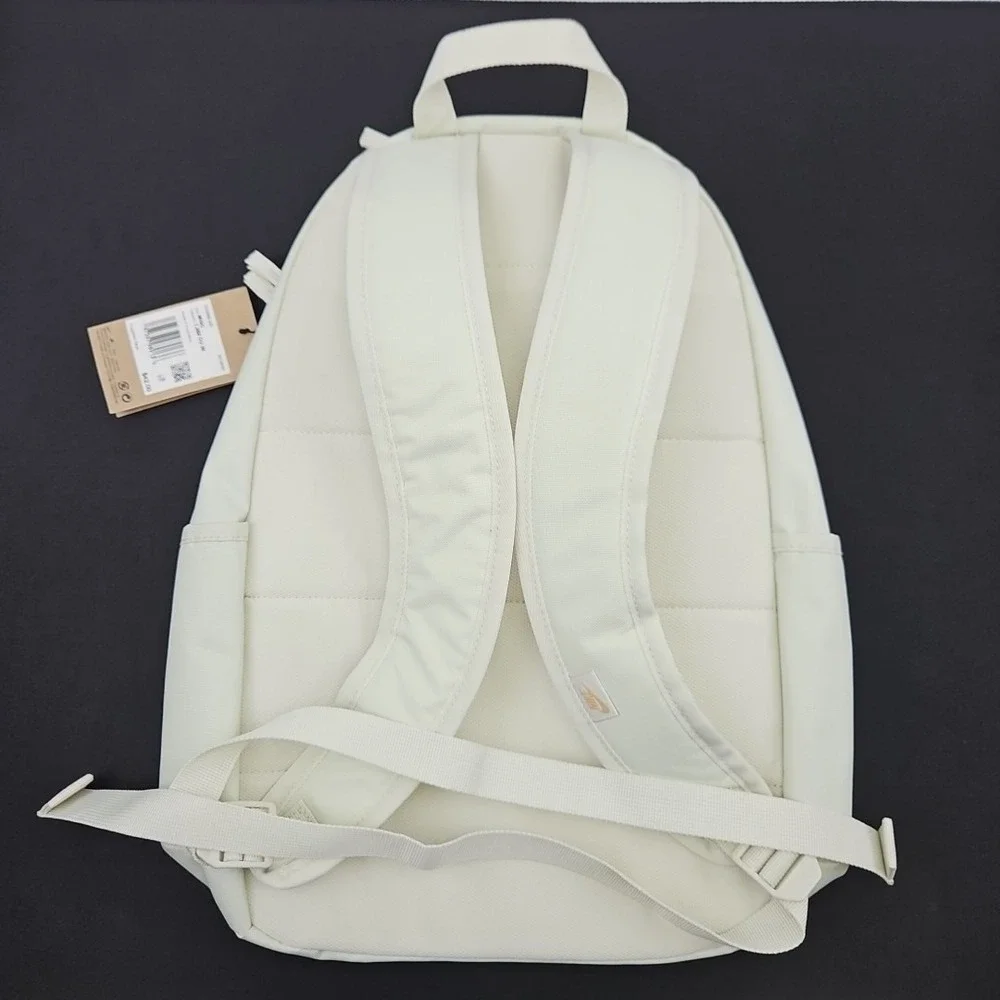 Nike elemental travel